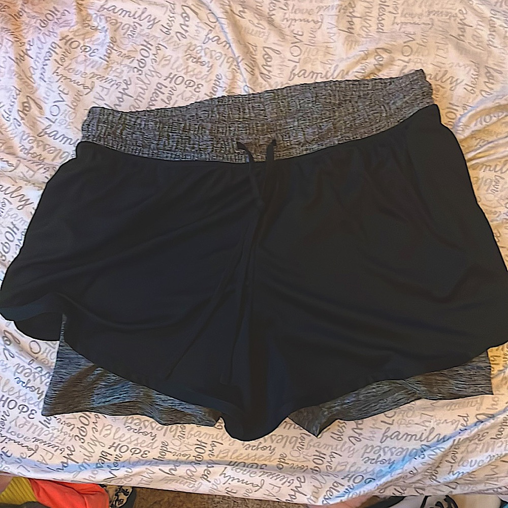 black/ gray champion athletic shorts, size M
